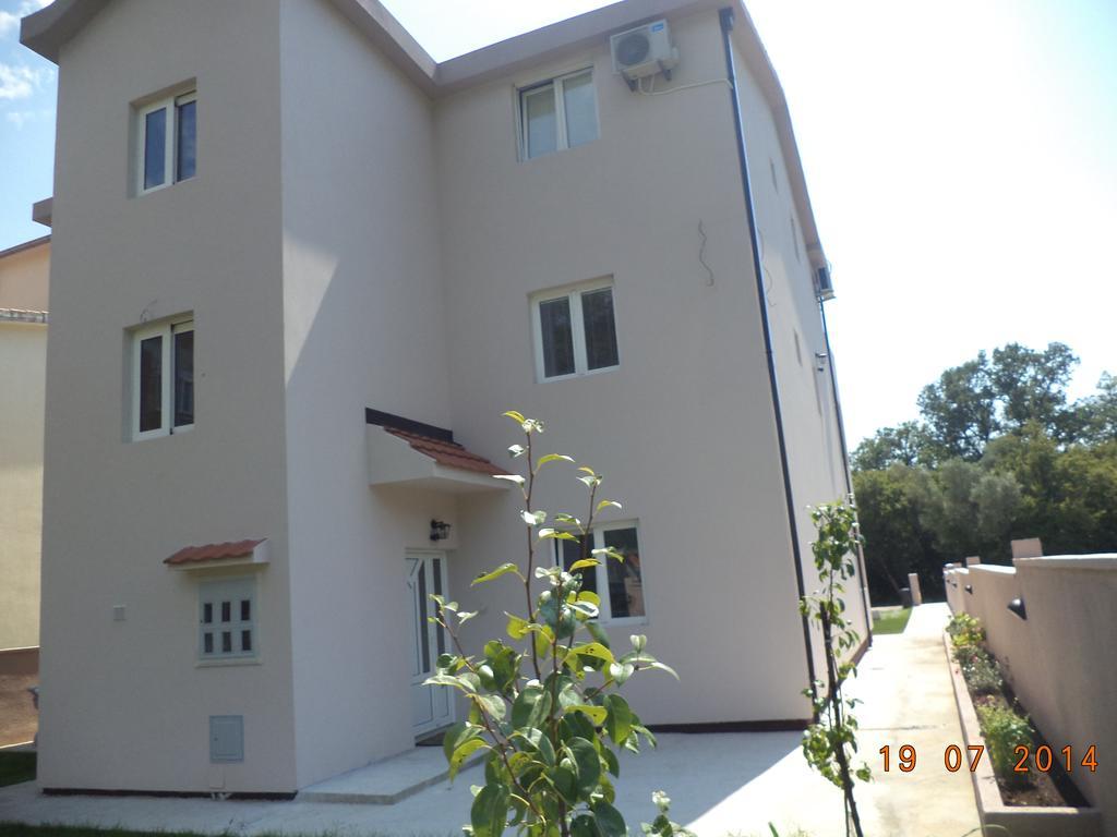 Apartmani Bulajic ティヴァト エクステリア 写真