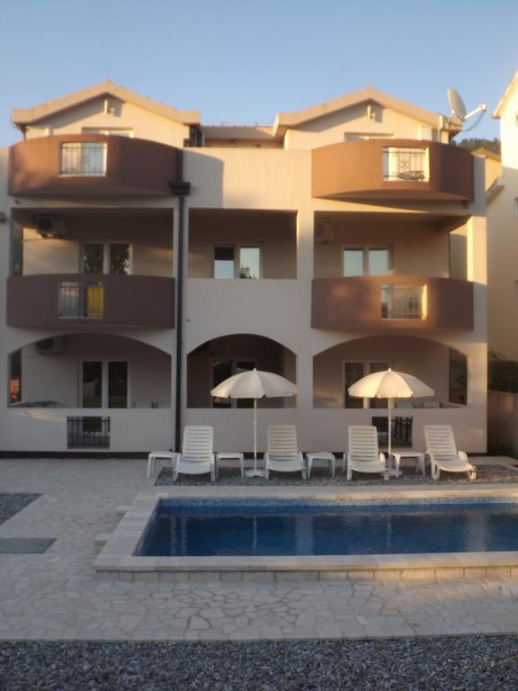 Apartmani Bulajic ティヴァト エクステリア 写真