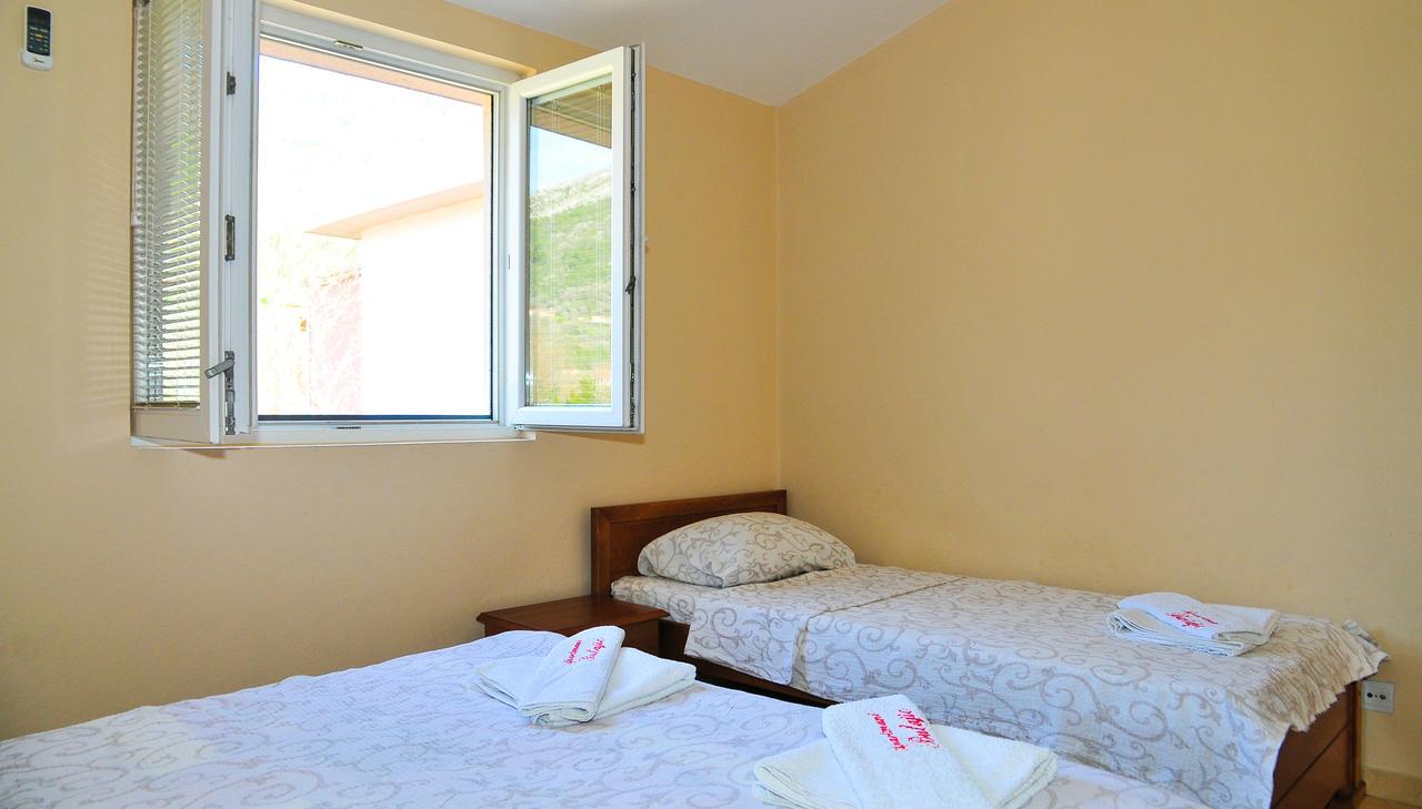 Apartmani Bulajic ティヴァト エクステリア 写真