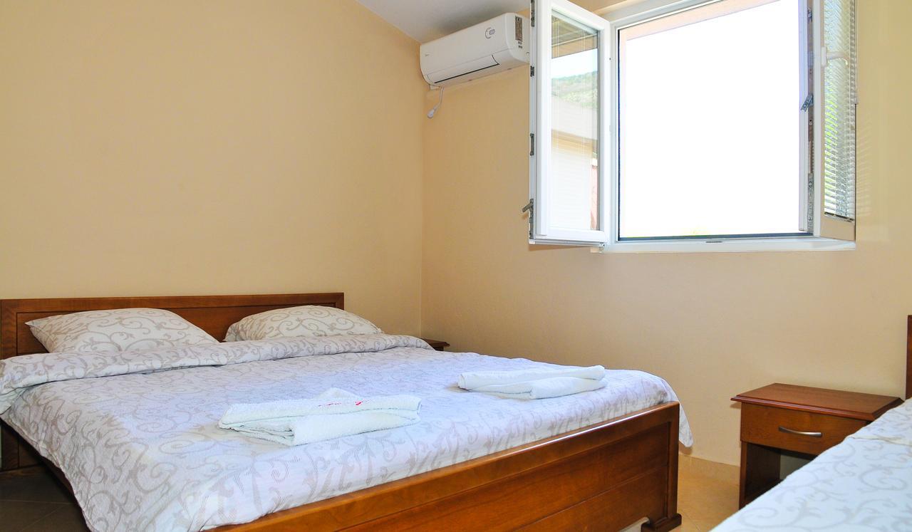 Apartmani Bulajic ティヴァト エクステリア 写真